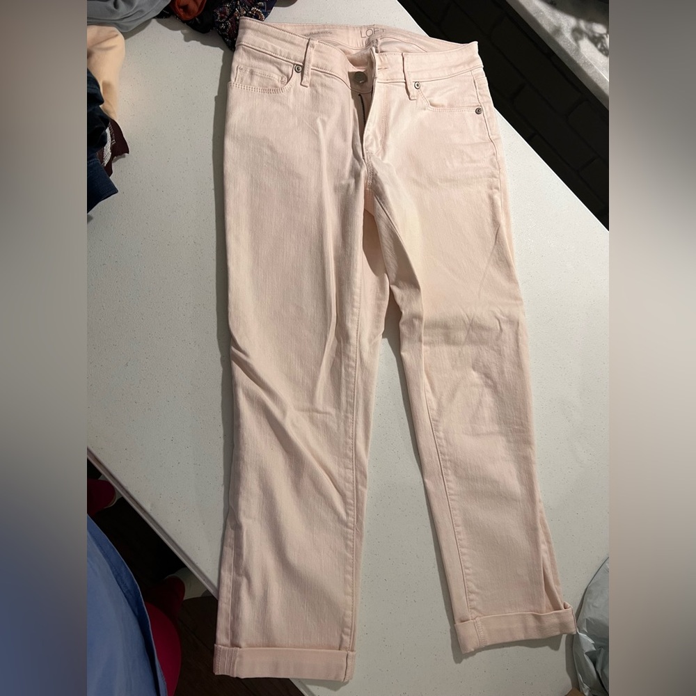 Cropped light pink pants